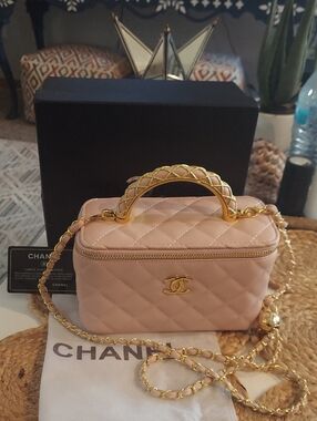 Brand New Chanel Makeup Beaute Mini Vanity VIP Bag